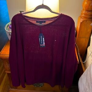 NWT Tommy Hildiger lightweight sweater